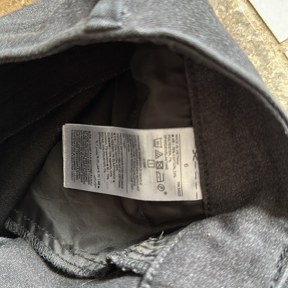Old Navy Pixie Ankle Pants Size 6 - Picture 4 of 6